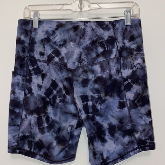 Athleta Salutation Stash Shorts - Picture 5 of 6